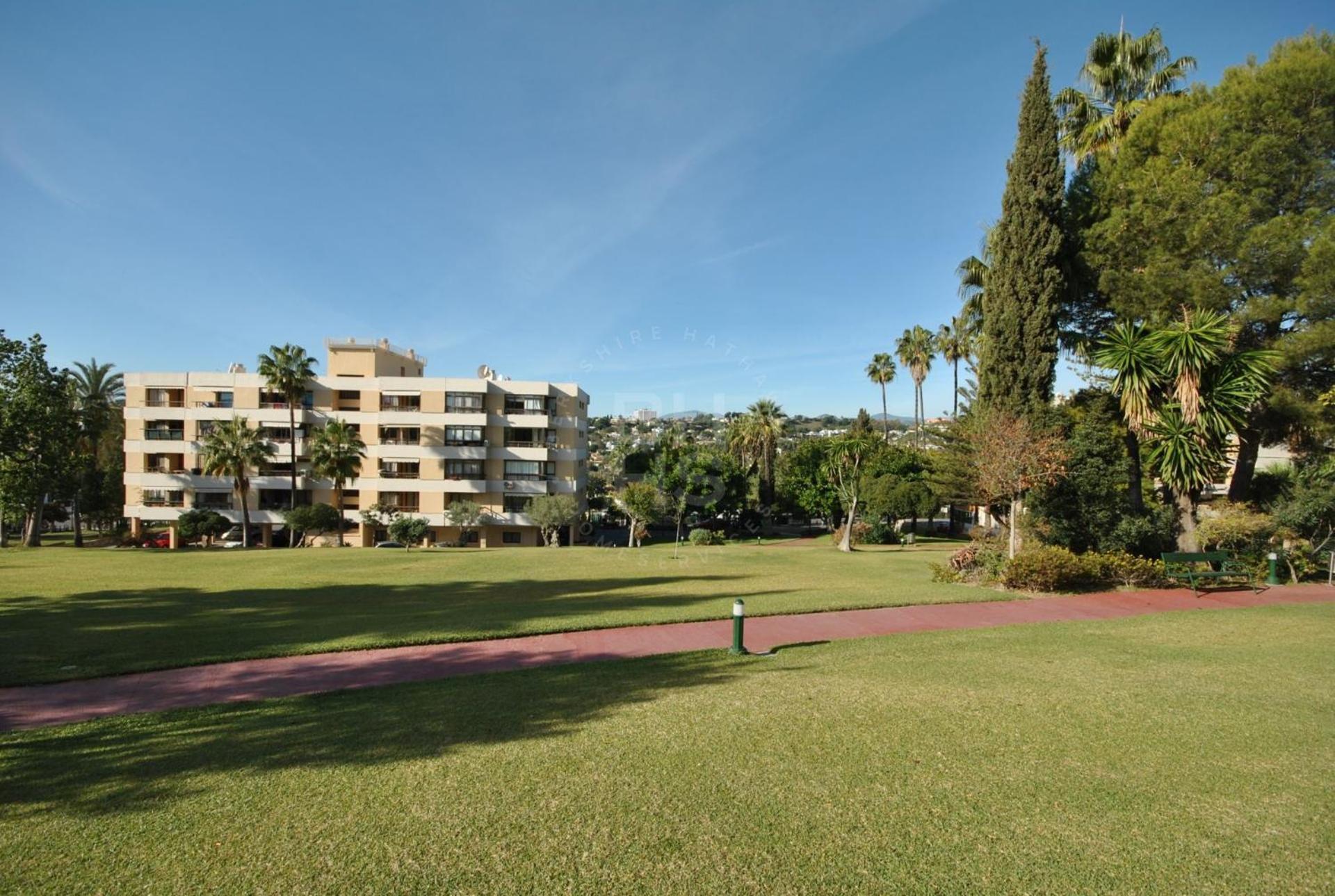 Torres De Aloha 2 Bdr Puerto Banus Apartment Марбеля Екстериор снимка